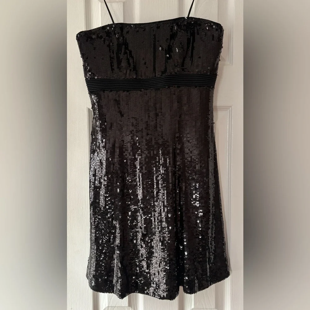 Badgley Mischka Size 6 Elegant Black Strapless Sequin Dress EUC‎